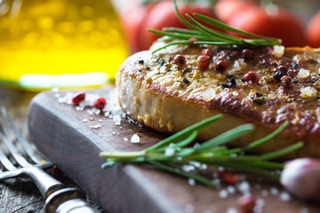 2018.07.16.-BOCADITOS-DE-CERDO-CRUJIENTE-CON-VERDURAS-AL-AJILLO