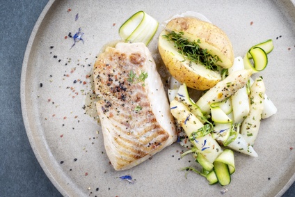 CHERNE-MARINADO-EN-SALSA-DE-SOJA-CON-PAPAS