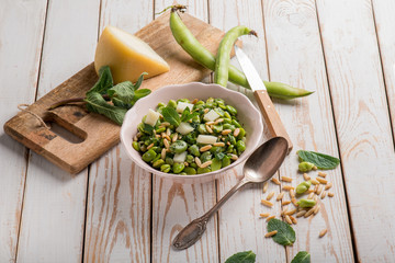 2019.04.29.-ALUBIA-VERDE-CON-MOZZARELLA-HUEVO-Y-PIÑONES-