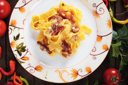 TAGLIATELLE-CON-JAMÓN-SERRANO-Y-QUESO-DE-UNTAR-LIGHT